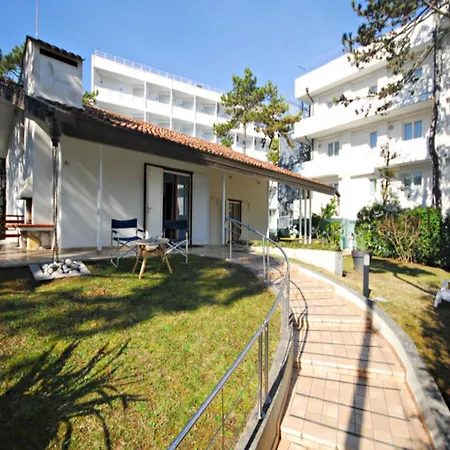 Villa Seaside In Lignano Pineta *
