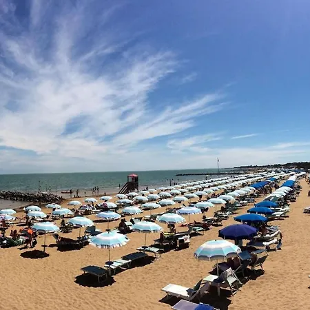 Seaside In Lignano Pineta